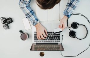 What makes E-commerce so Popular and who is Zishan Manji