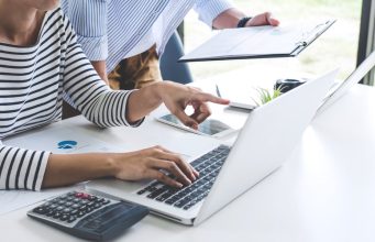 Dubai Business Compliance 2025: When Companies Need Audits Payroll Accounting