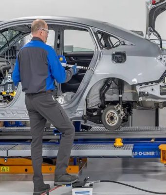 Data driven repair strategies supported by car body alignment jig in workshops