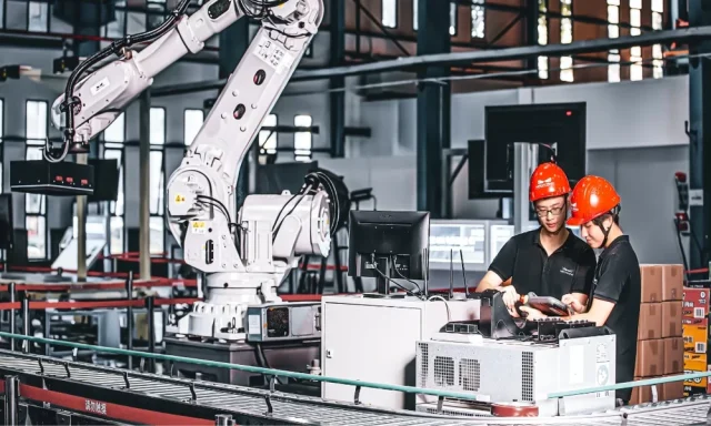 High-Resolution Imaging Revealing Fine Details During Manufacturing Inspections